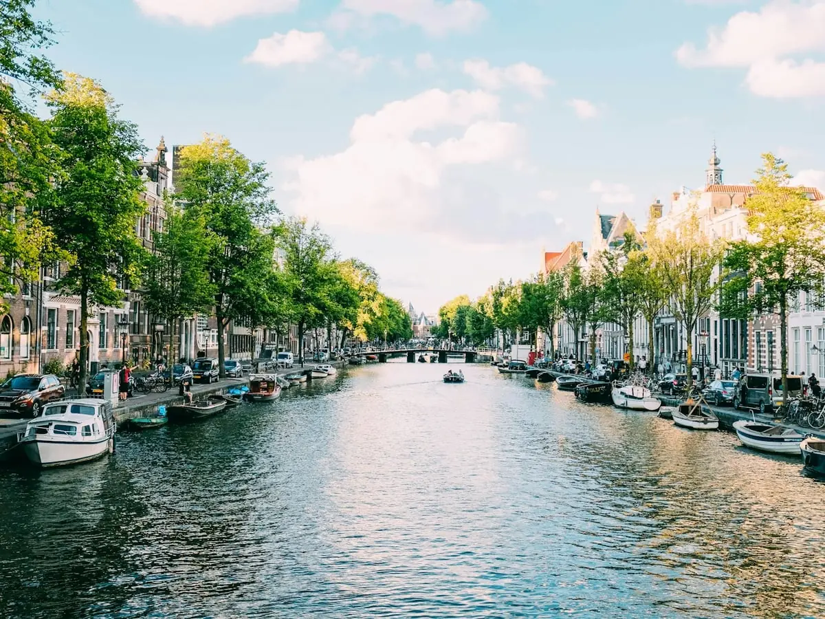 Luxury Open-Top Boat Cruise with Drinks Included in Amsterdam